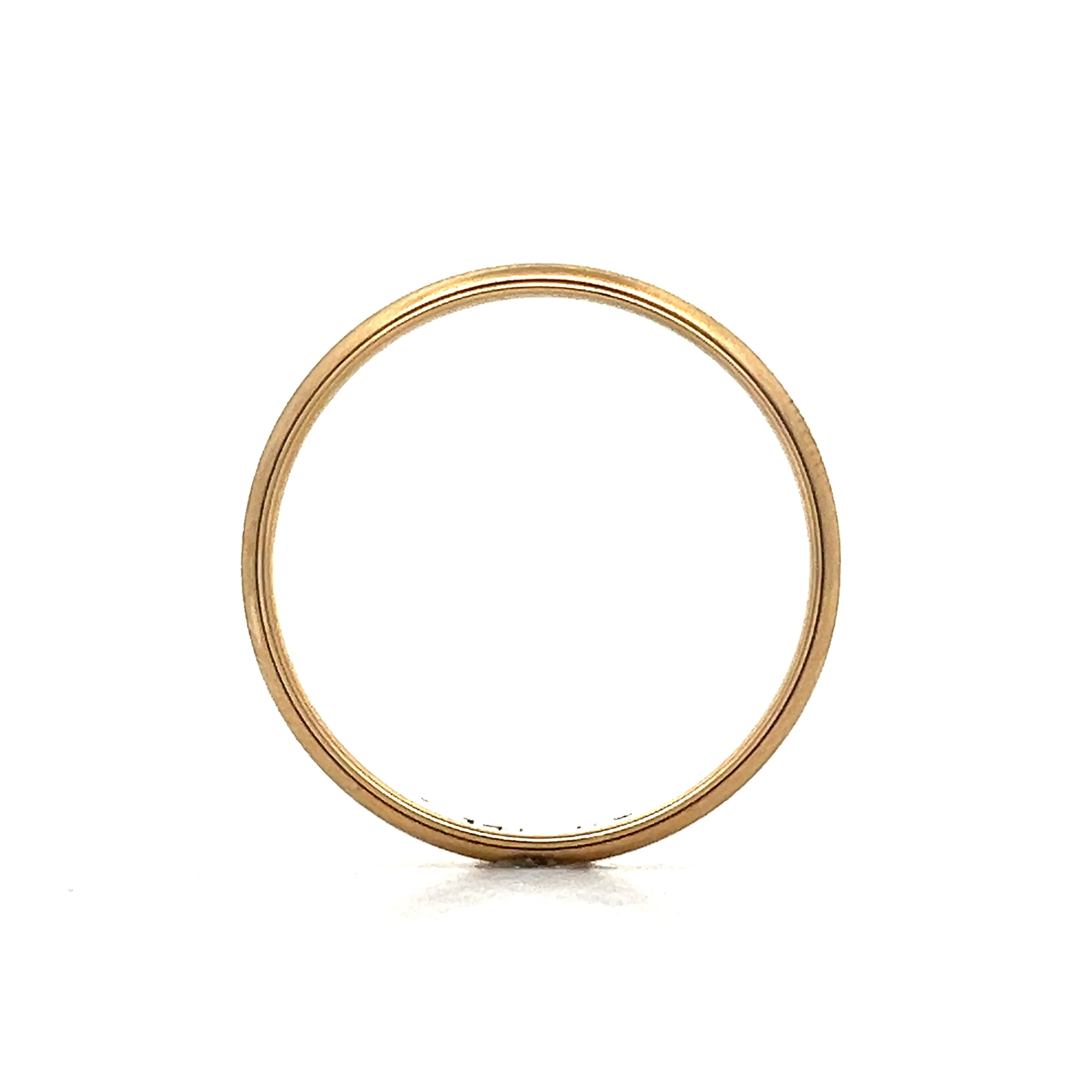 Men's Simple Classic Mid-Century Wedding Band in Yellow Gold - Image 4
