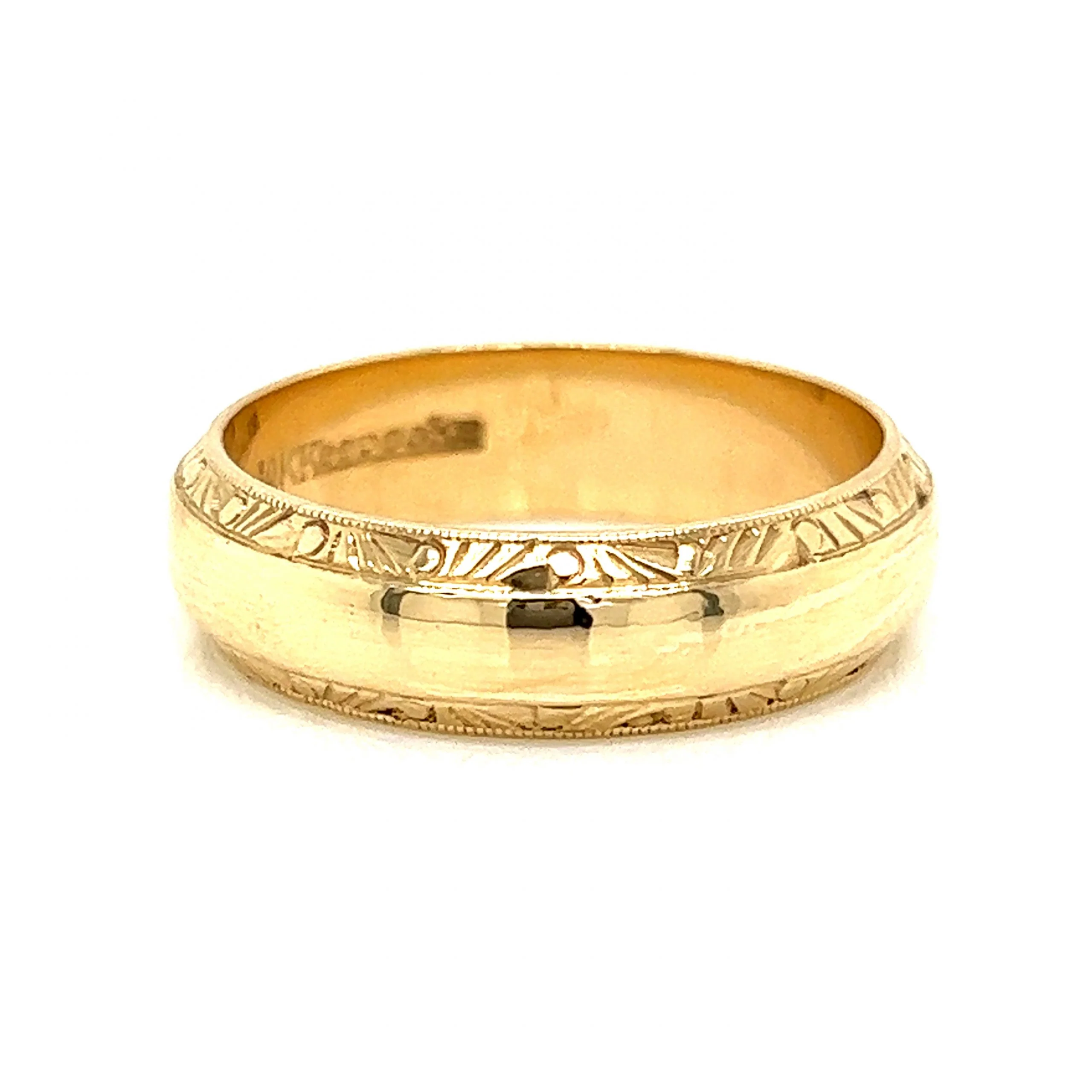 Men's Vintage Engraved Edge Wedding Band in 14k Yellow Gold - Image 3