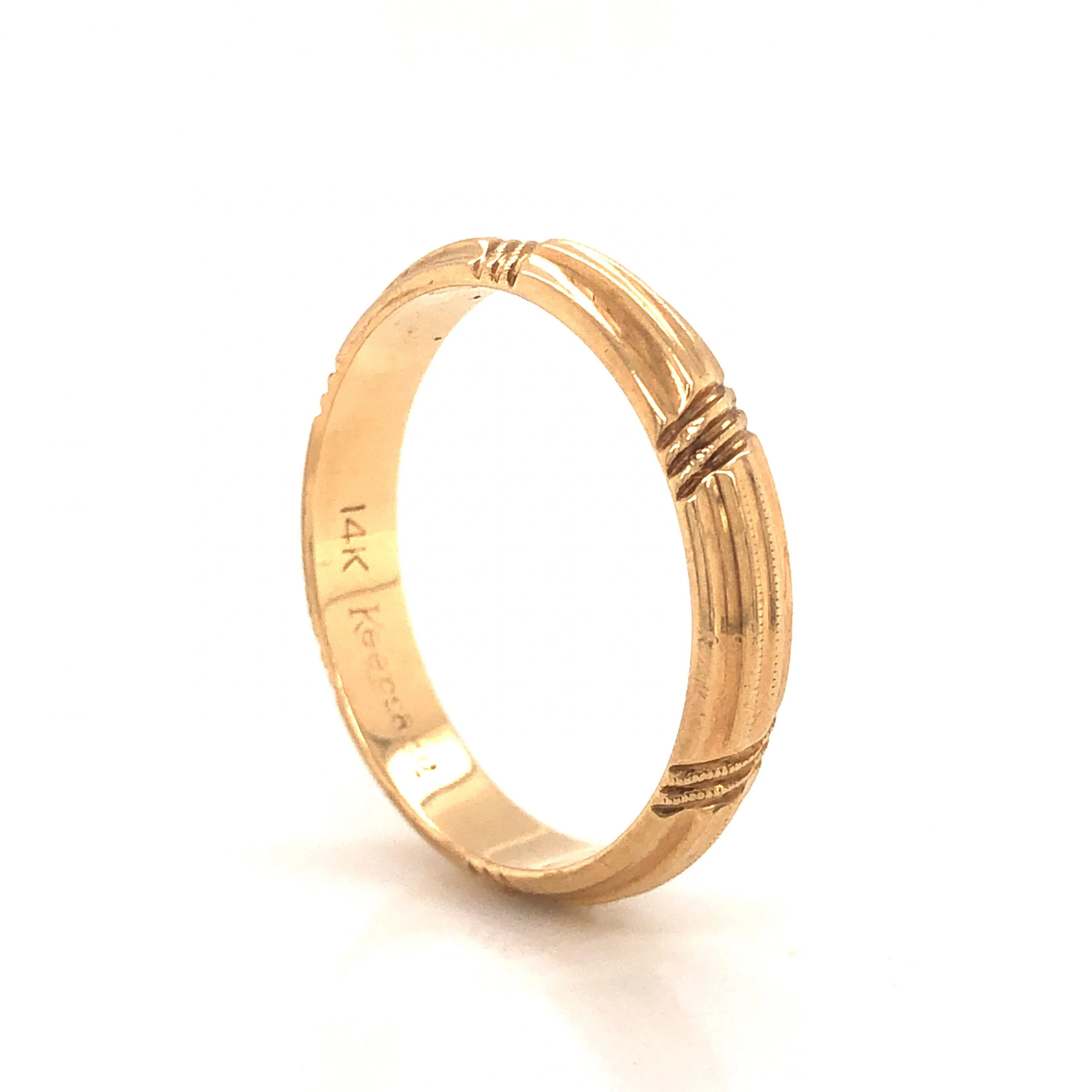Men's Vintage Textured Wedding Band in 14k Yellow Gold - Image 5