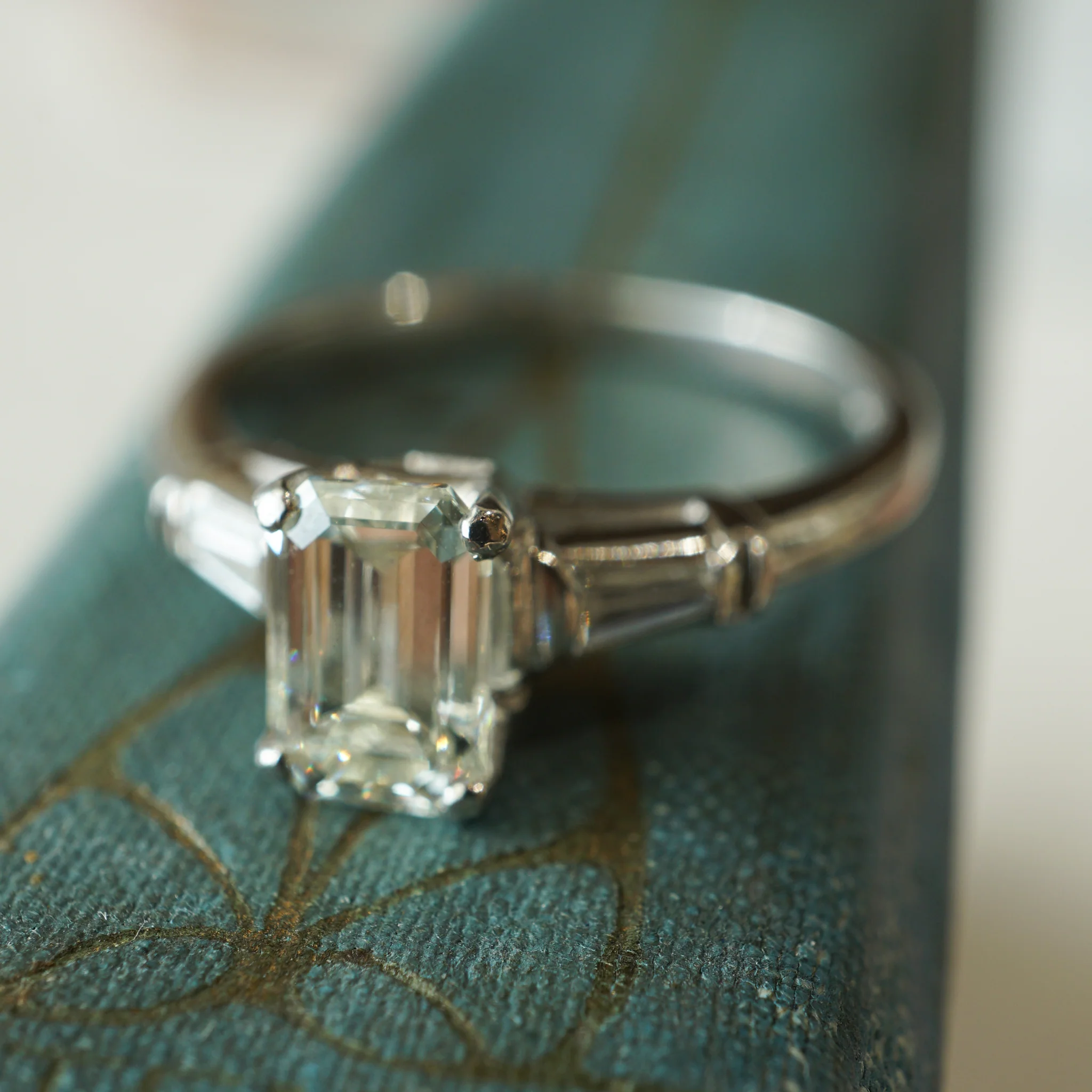 Mid-Century 1.00 GIA Diamond Engagement Ring in Platinum - Image 4