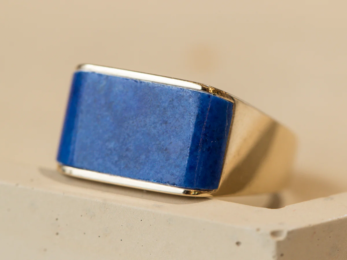 Mid-Century Cabochon Lapis Lazuli in 14k Yellow Gold - Image 6
