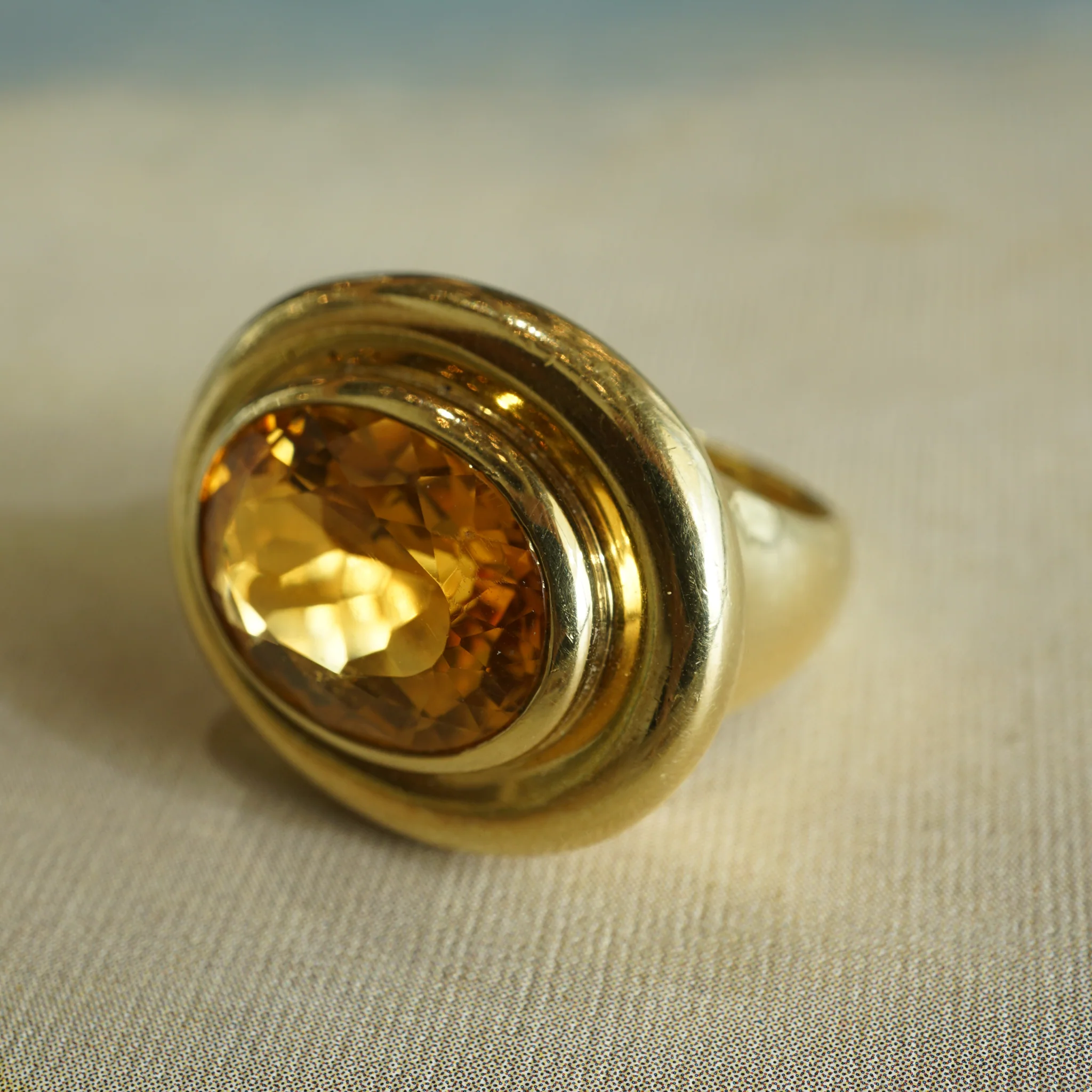 Mid-Century Citrine Cocktail Ring in 18k Yellow Gold - Image 6