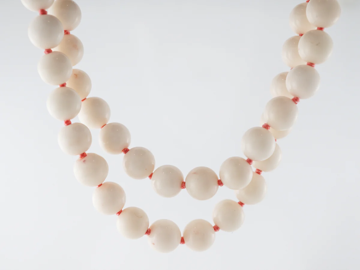 Mid-Century Coral Necklace in 14k Yellow Gold