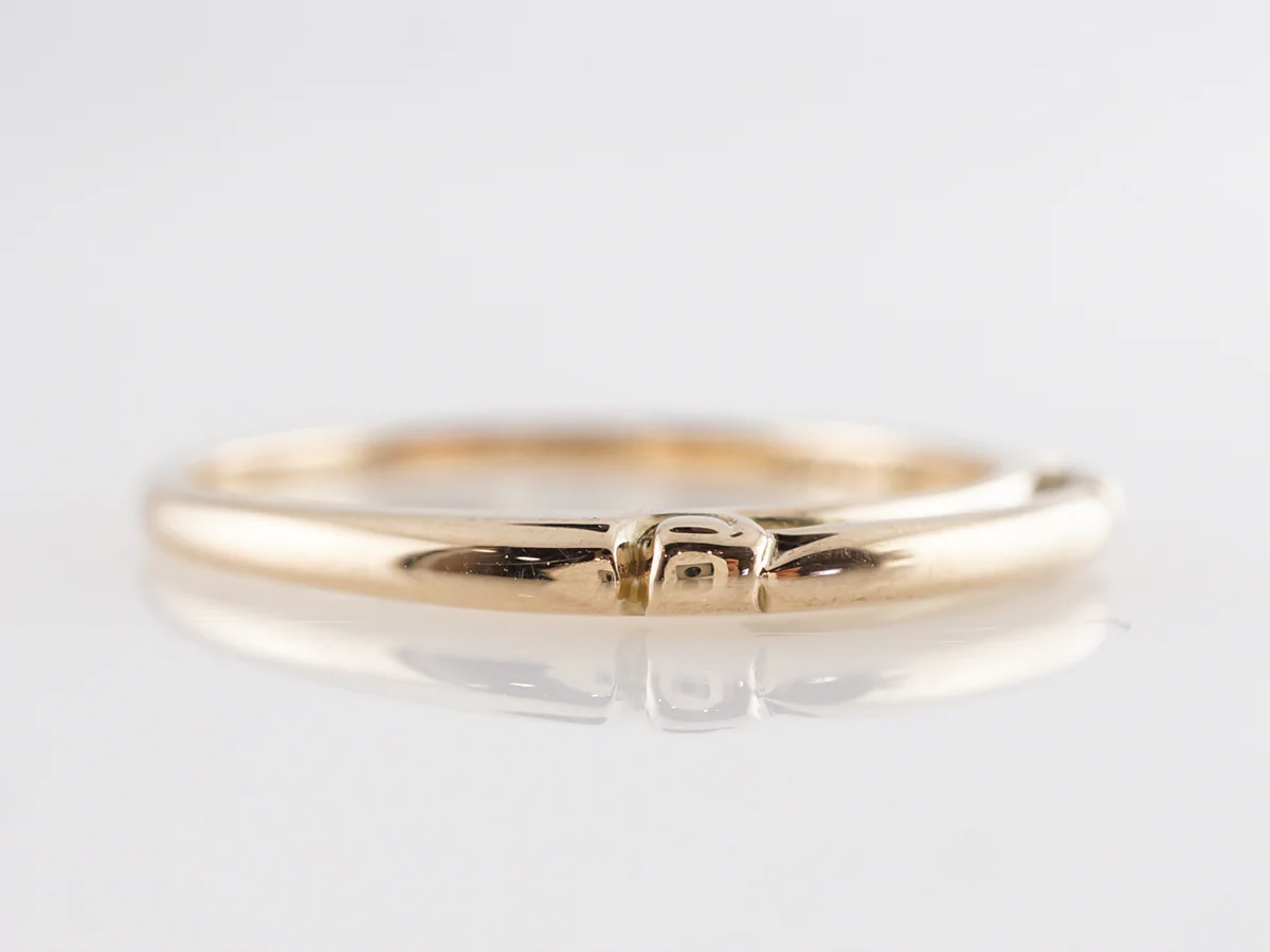 Mid-Century Engraved Wedding Band in 14k Yellow Gold - Image 3