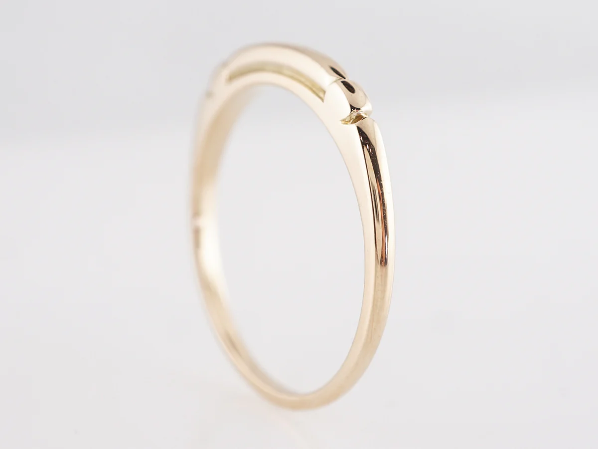 Mid-Century Engraved Wedding Band in 14k Yellow Gold - Image 5
