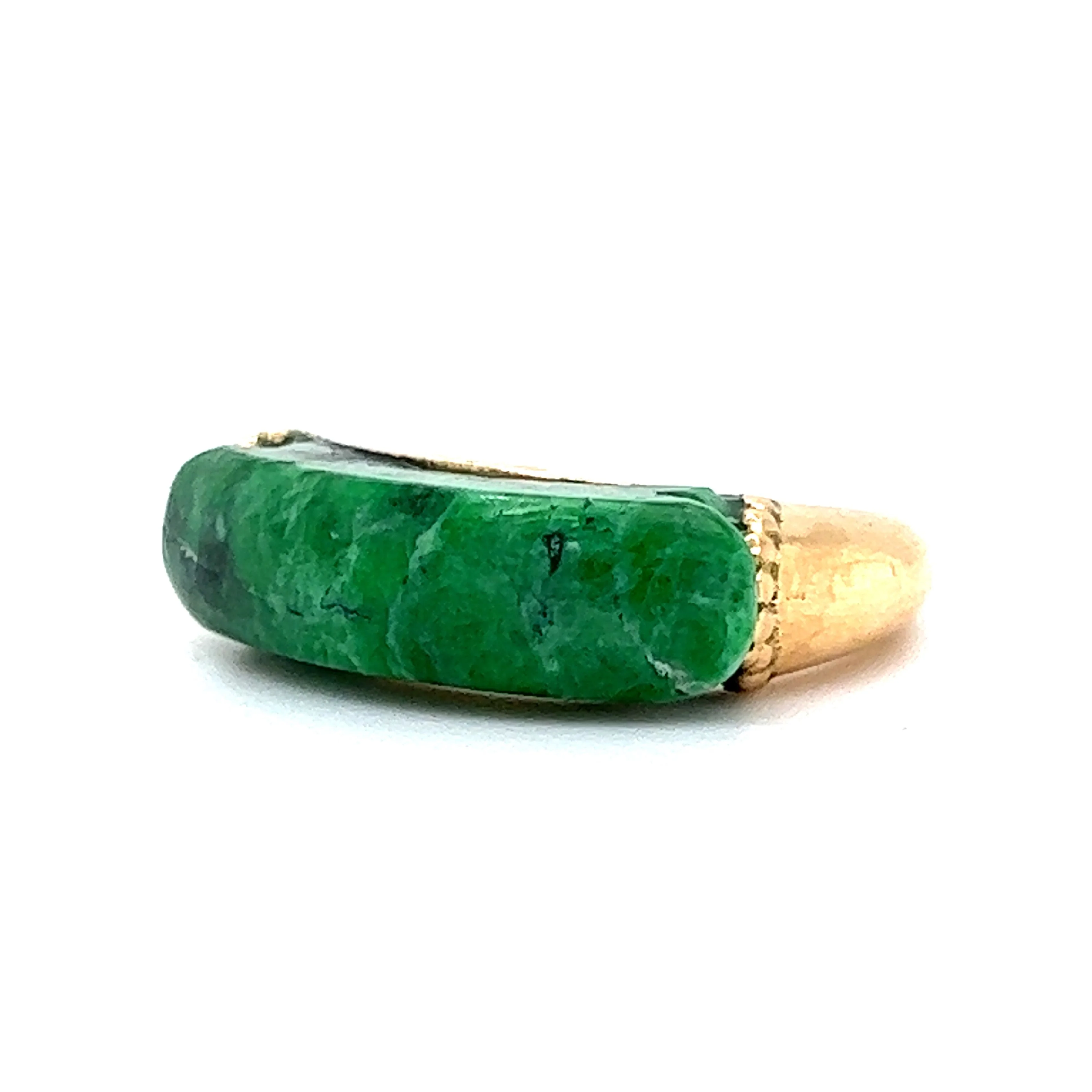 Mid-Century Jade Saddle Ring in 18k Yellow Gold - Image 2
