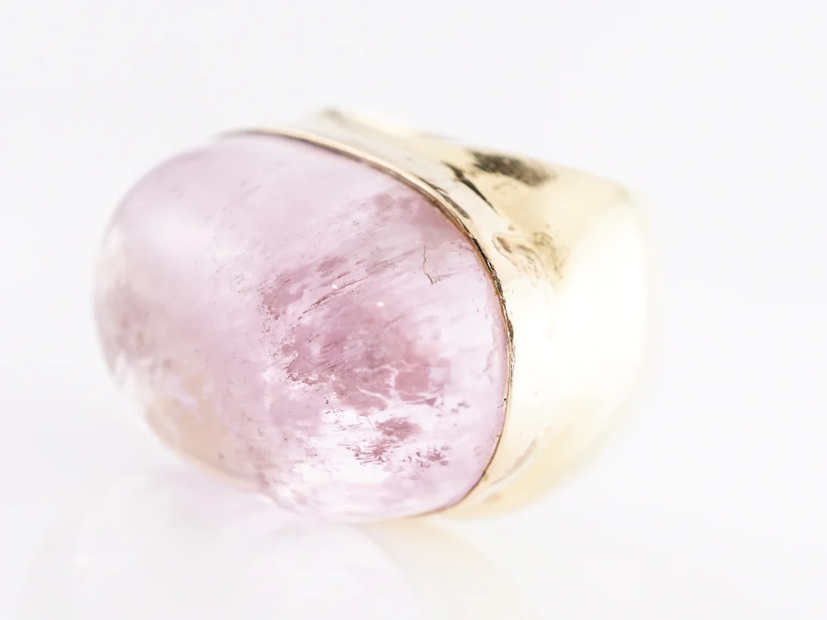 Mid-Century Kunzite Cocktail Ring in 18k Yellow Gold - Image 2