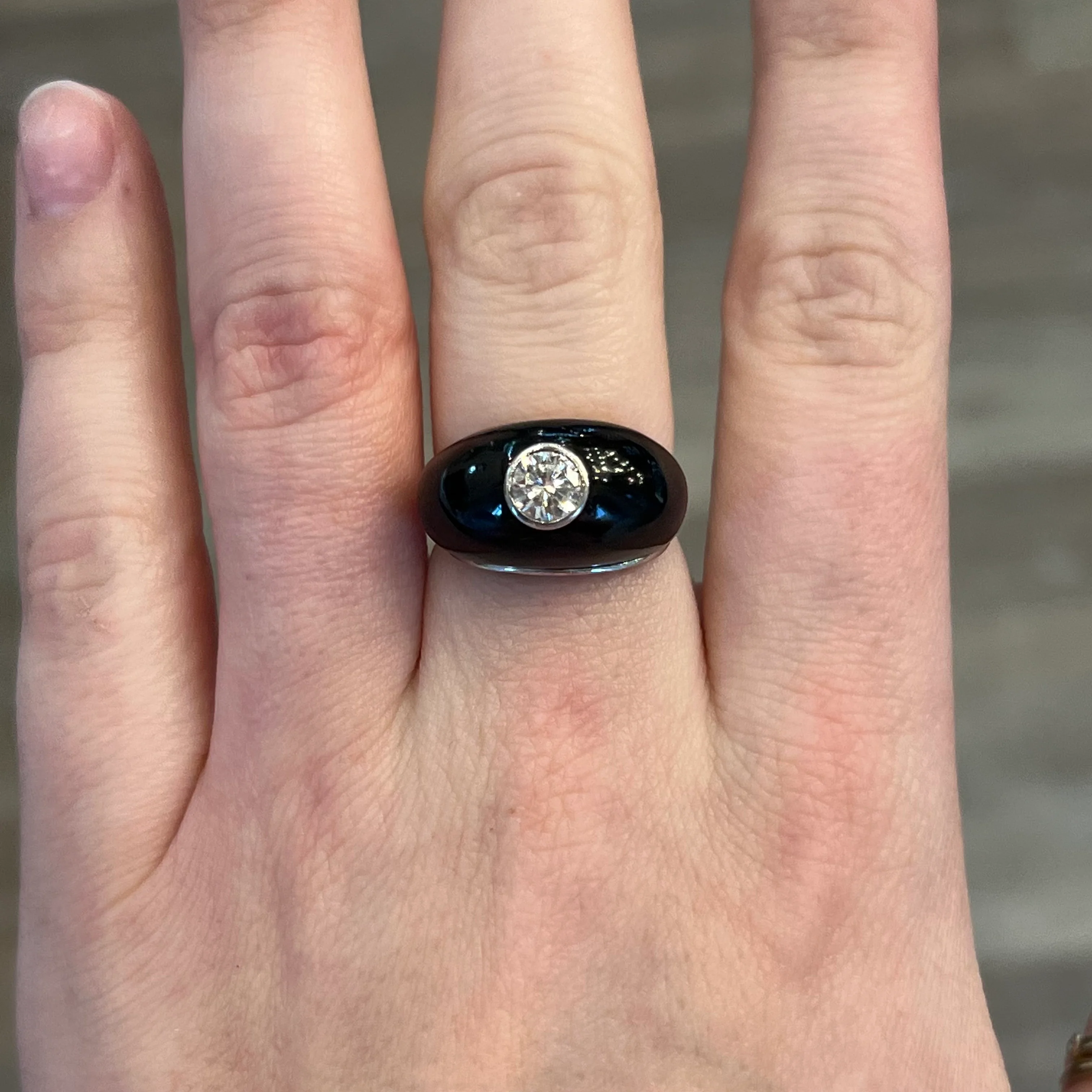 Mid-Century Onyx & Diamond Ring in Platinum - Image 6