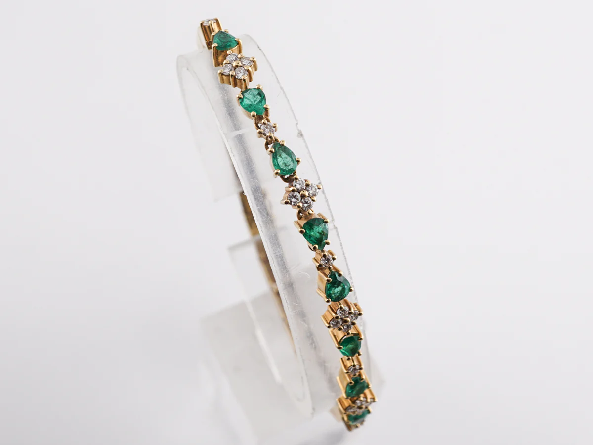 Mid-Century Pear Cut Emerald & Diamond Bracelet in 18K Yellow Gold - Image 4