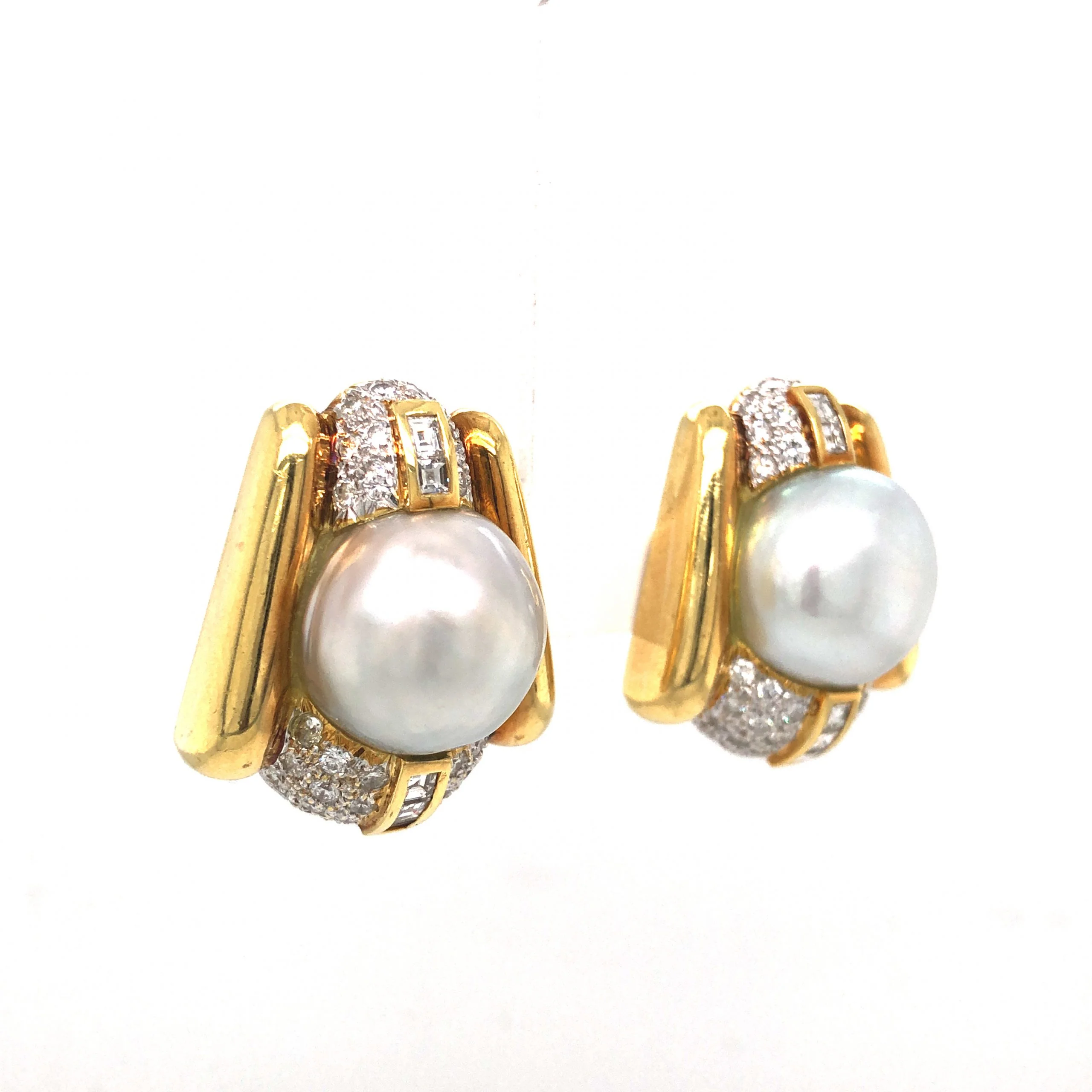 Mid Century Pearl & Diamond Earrings in 18k Yellow Gold - Image 3