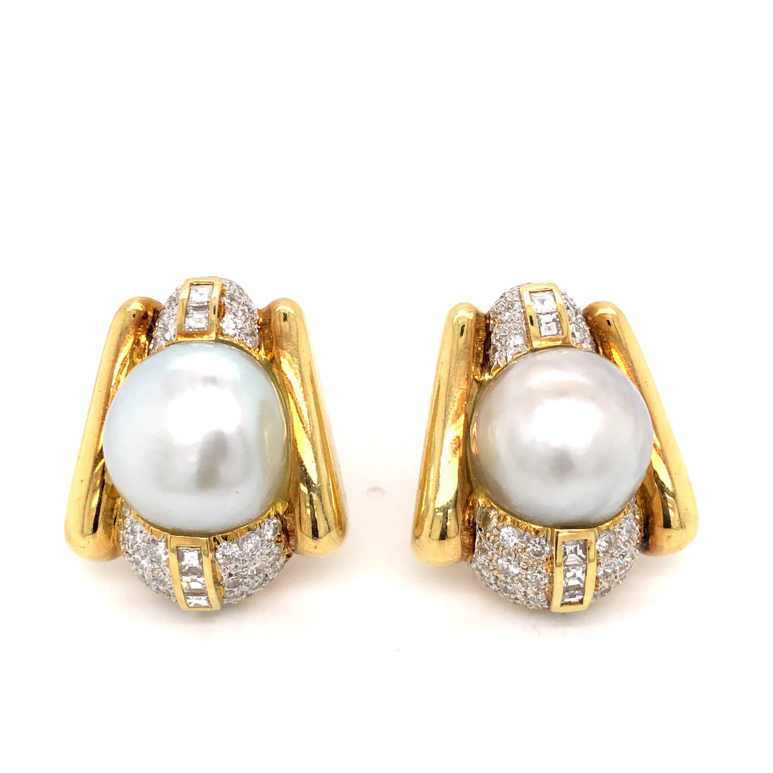 Mid Century Pearl & Diamond Earrings in 18k Yellow Gold - Image 4