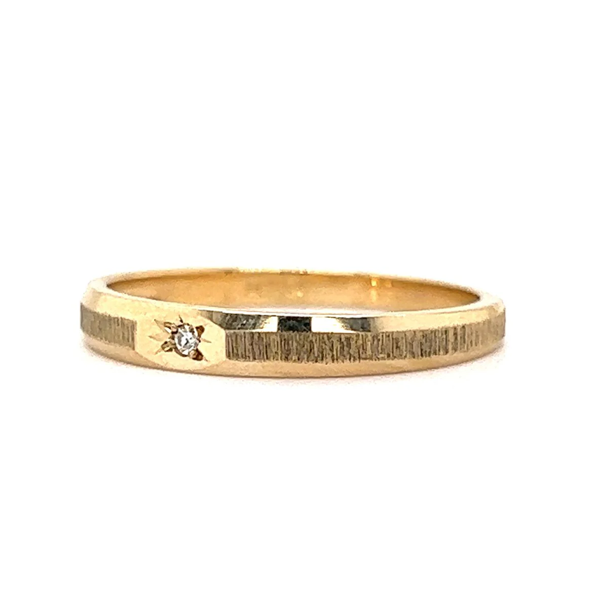 Mid-Century Single Diamond Wedding Band in 14k Yellow Gold - Image 2