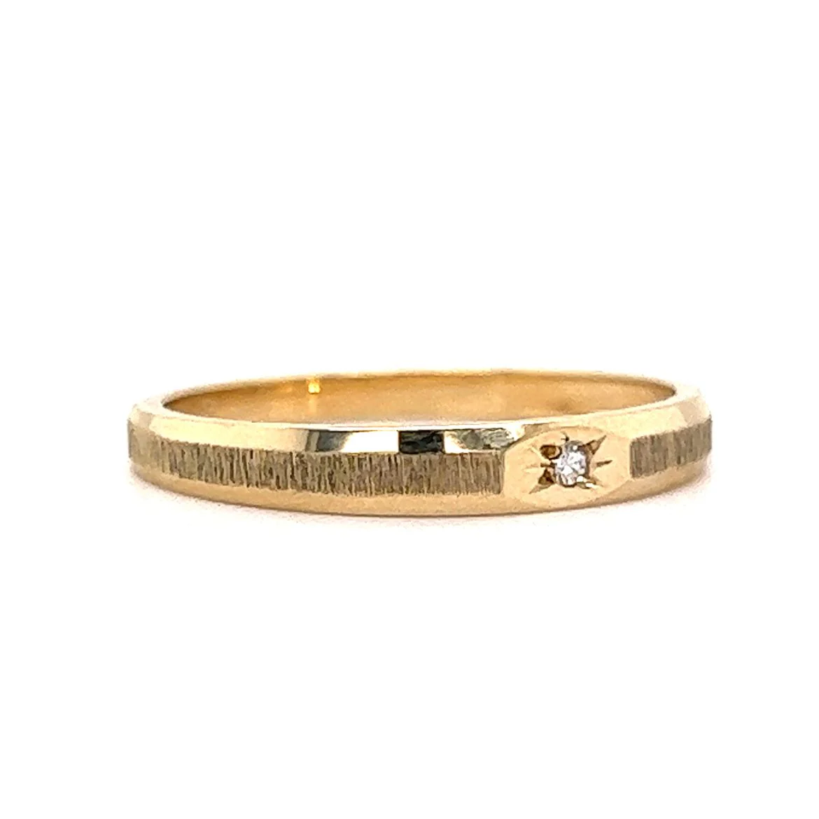 Mid-Century Single Diamond Wedding Band in 14k Yellow Gold - Image 3