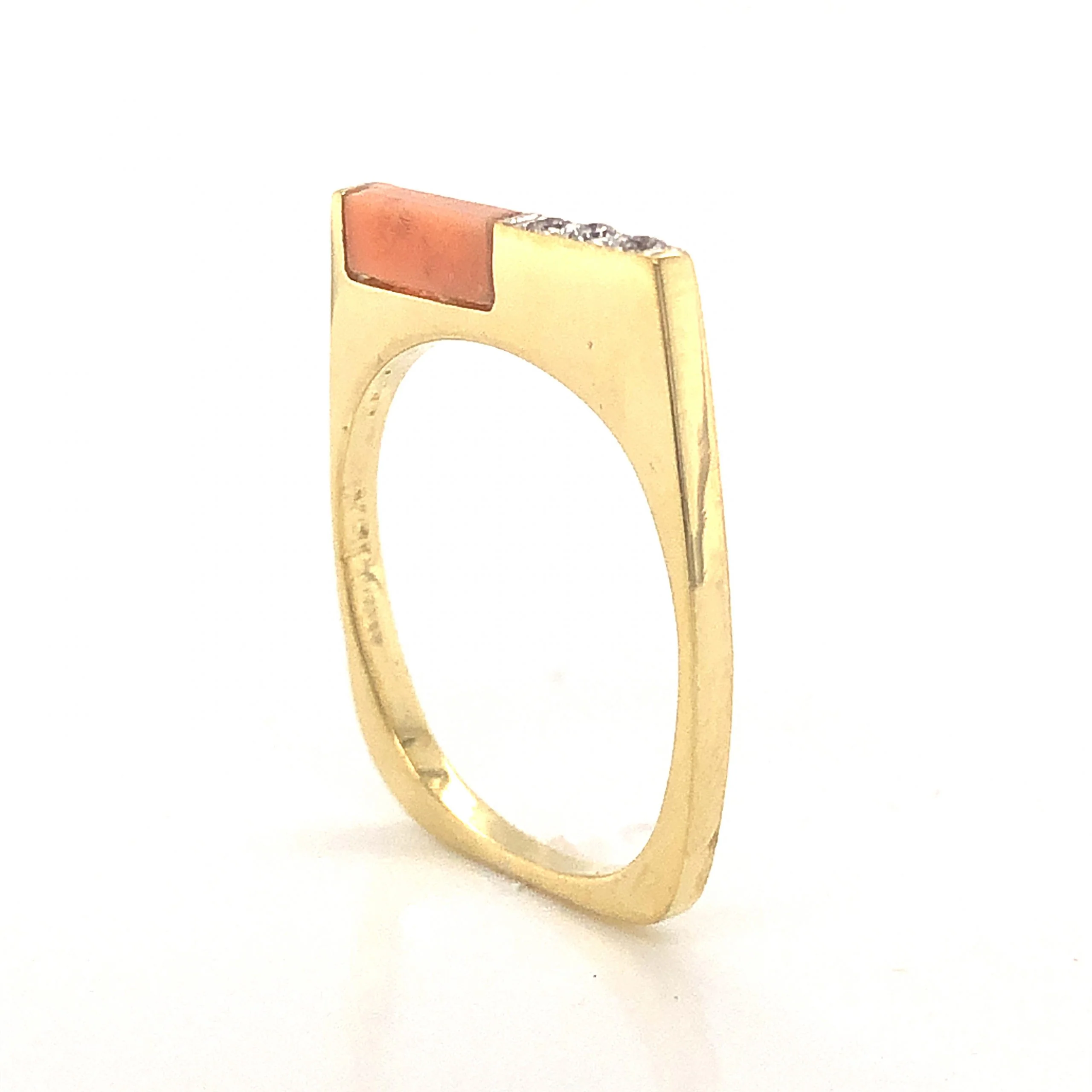 Mid-Century Thin Coral & Diamond Ring in 18k Yellow Gold - Image 5