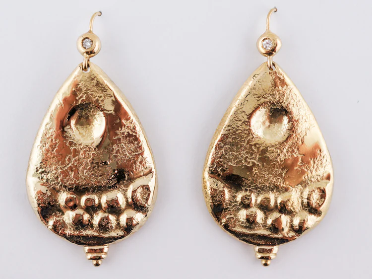 Misani Hiromi Dangle Earrings .14 Round Brilliant Cut Diamonds in 18k Yellow Gold