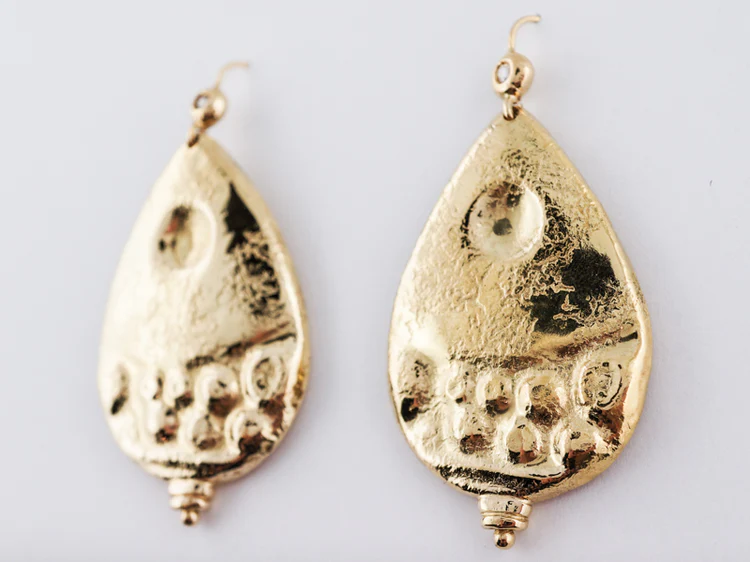 Misani Hiromi Dangle Earrings .14 Round Brilliant Cut Diamonds in 18k Yellow Gold - Image 3