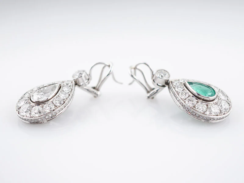 ***RTV***Modern 1.65 Pear Cut Emerald & 1.50 Pear Cut Diamonds in 18k White Gold - Image 8