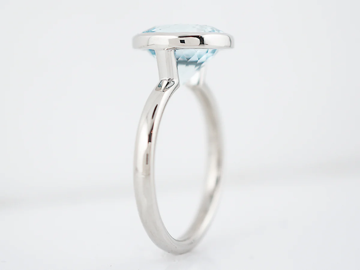 Modern 4.45 Round Brilliant Cut Aquamarine Ring in Platinum - Image 4
