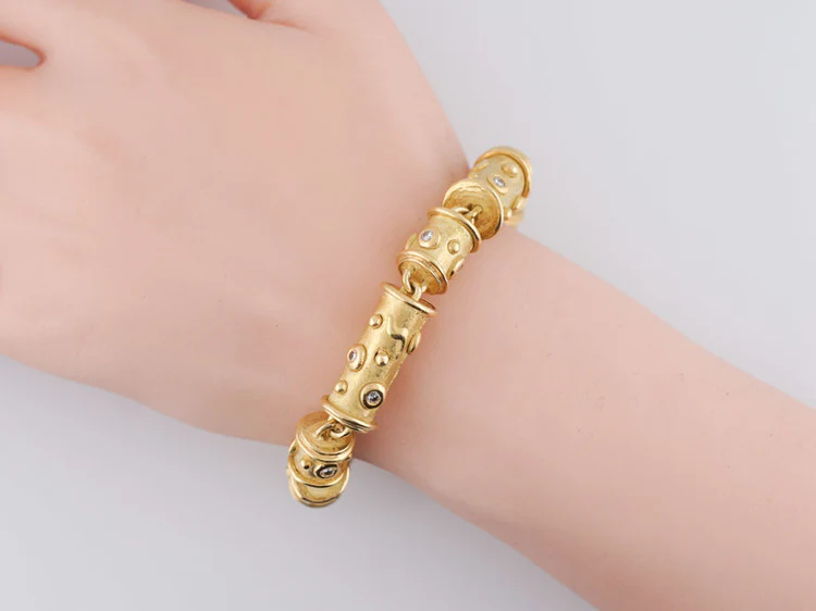 Modern Antique Style Bracelet 1.68ct Round Brilliant Cut Diamonds in 18k Yellow Gold - Image 5