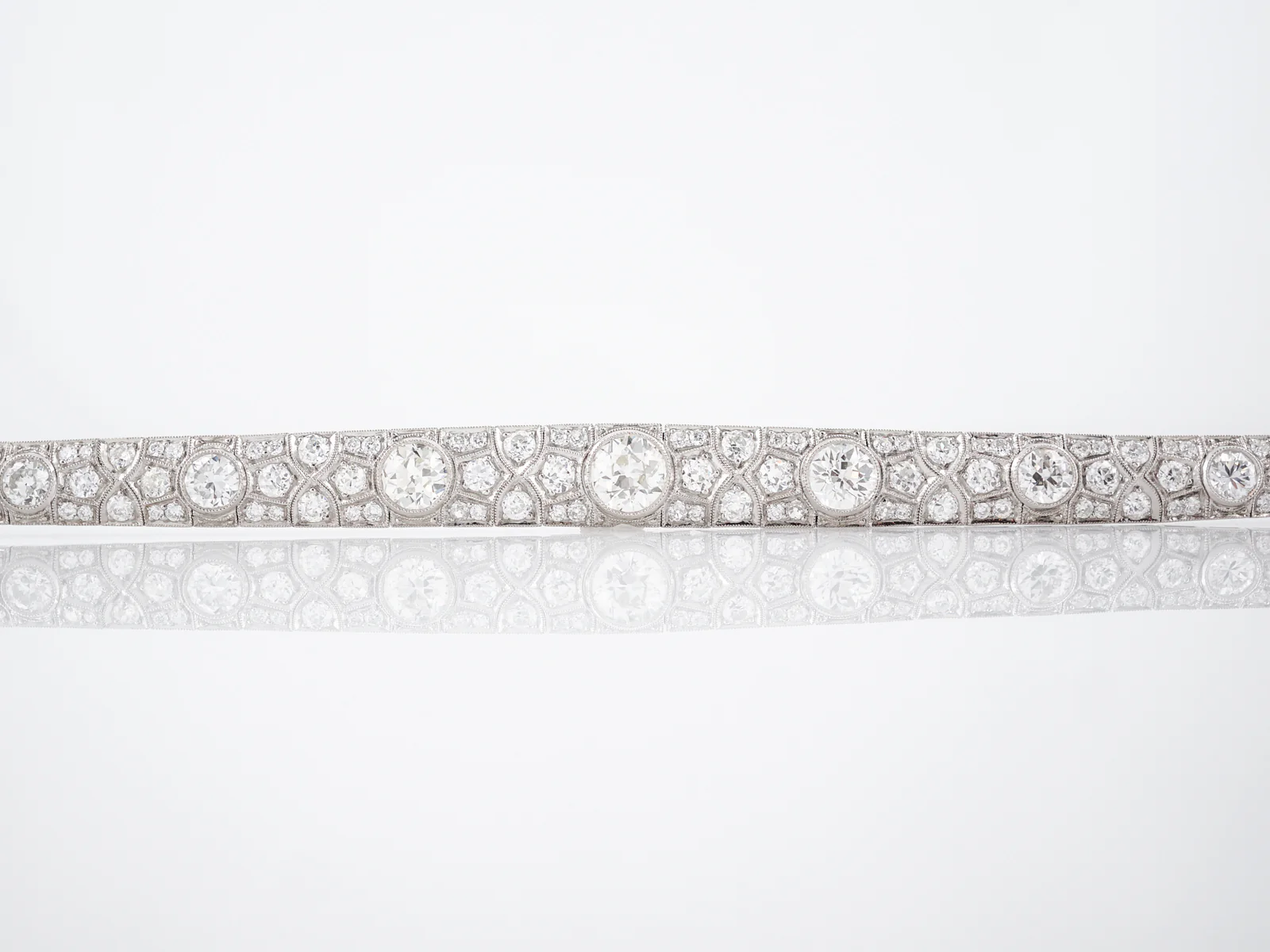 Modern Art Deco Style Bracelet 11.77 cttw Old European Cut Diamonds in Platinum - Image 3