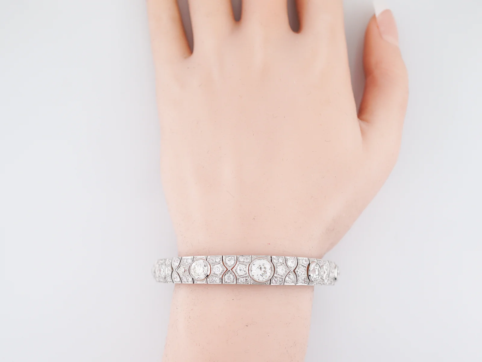 Modern Art Deco Style Bracelet 11.77 cttw Old European Cut Diamonds in Platinum - Image 4