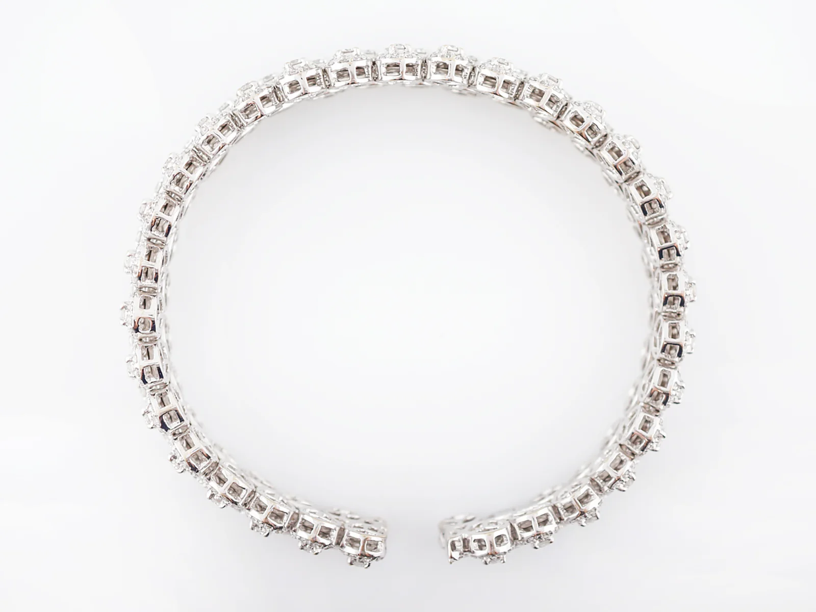 Modern Bracelet 10.40 Round Brilliant Cut Diamonds in 18K White Gold - Image 3