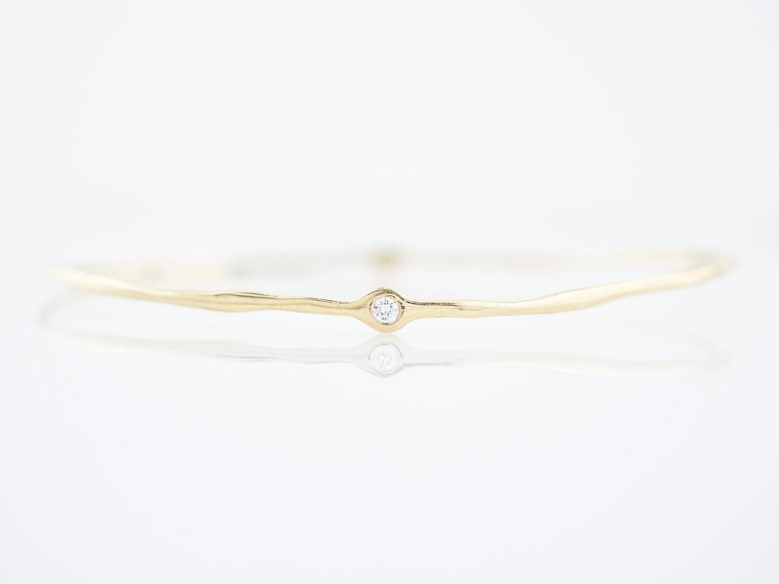 Modern Bracelet .10 Round Brilliant Cut Diamonds in 18k Yellow Gold