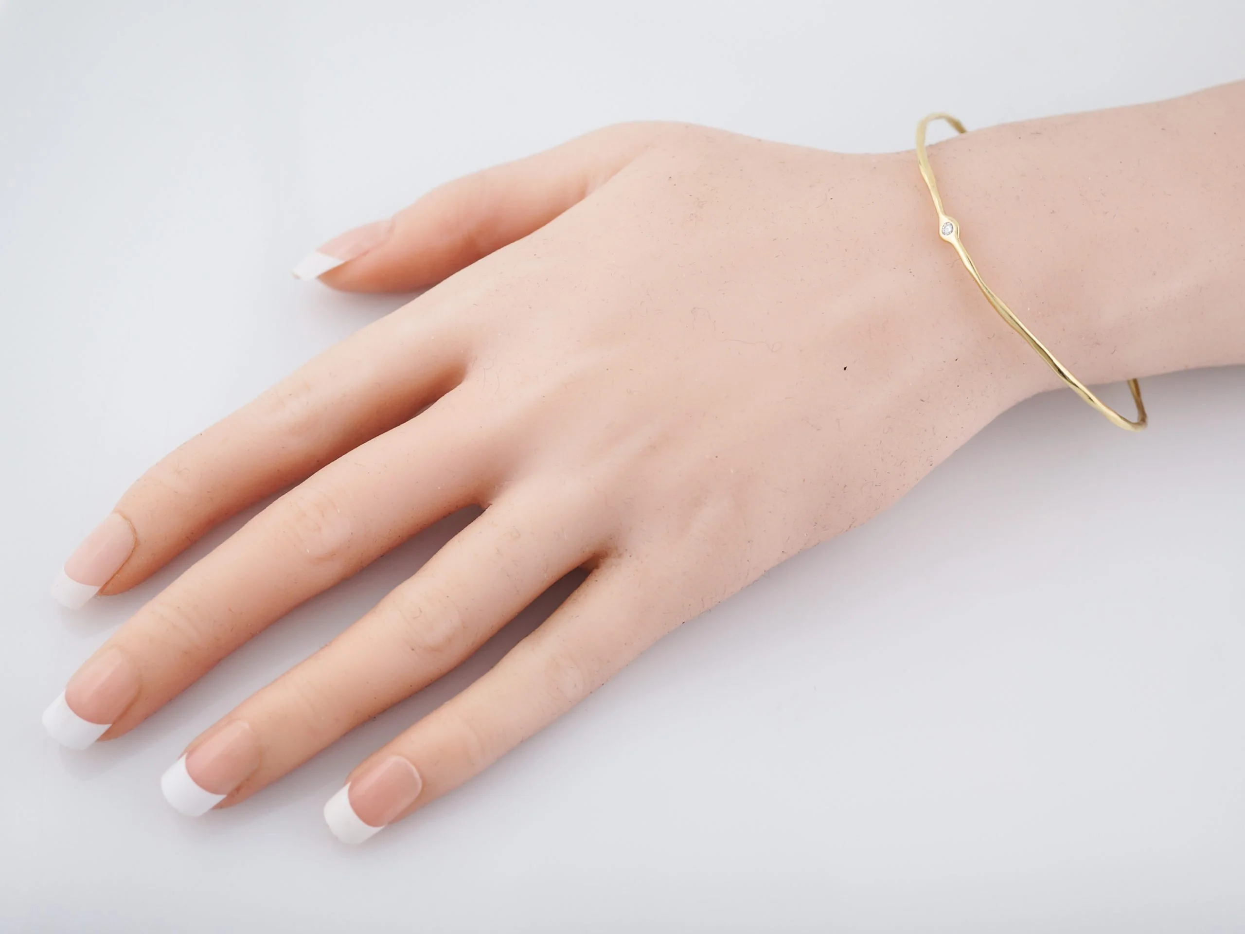 Modern Bracelet .10 Round Brilliant Cut Diamonds in 18k Yellow Gold - Image 5