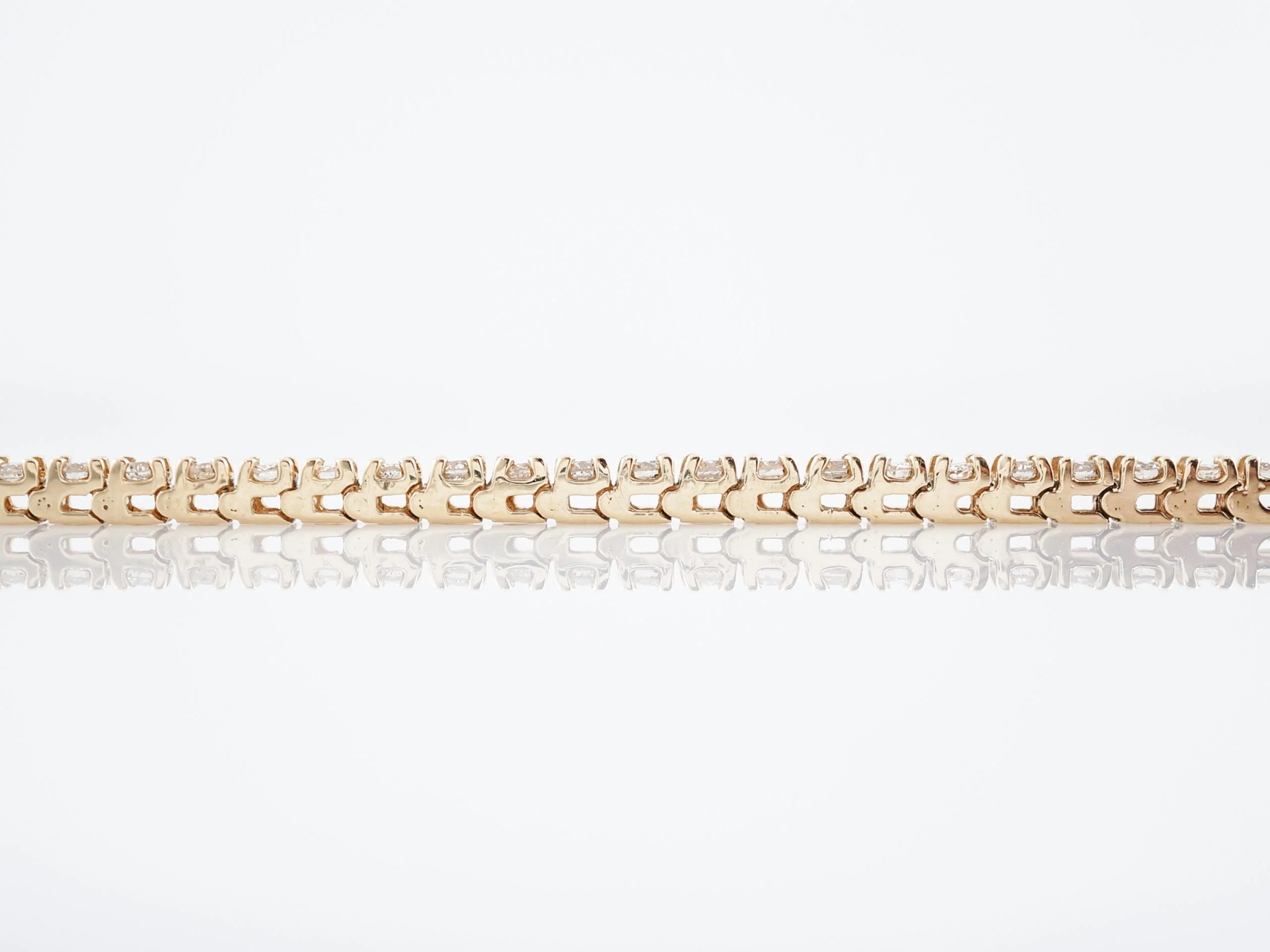 Modern Bracelet 3.30 Round Brilliant Cut Diamonds in 14k Yellow Gold - Image 2