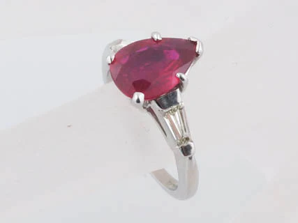 Modern Classic 2.06 Pear Shape Ruby and Diamond Ring in Platinum - Image 6