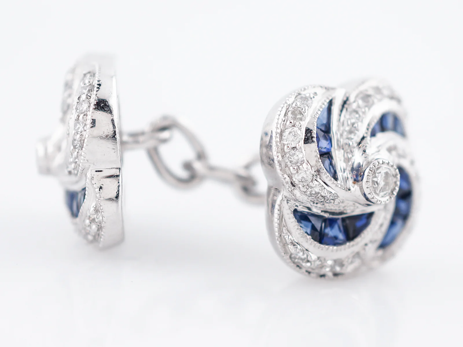 Modern Cufflinks 2.19 Sapphire & Diamonds in Platinum - Image 5