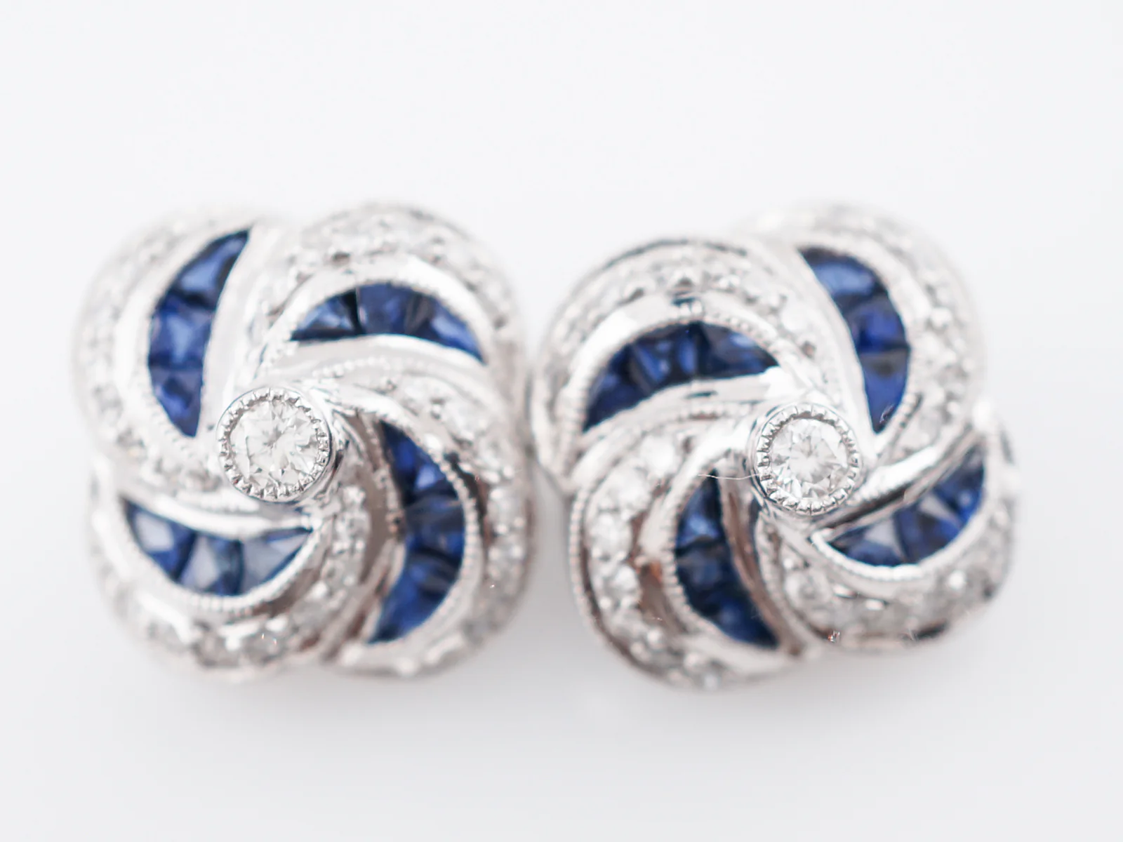 Modern Cufflinks 2.19 Sapphire & Diamonds in Platinum - Image 7