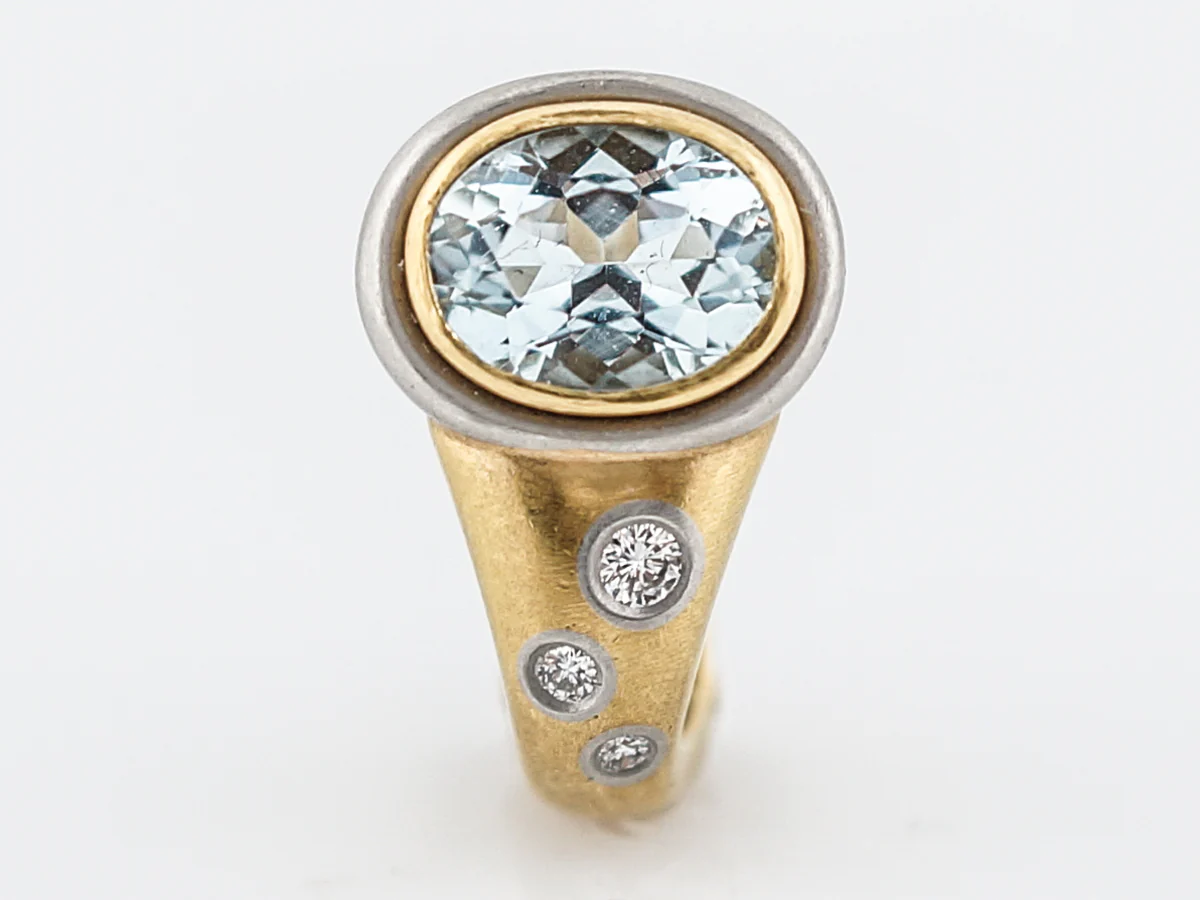 Modern Earrings 1.38 Oval Cut Aquamarine & Diamonds in 18k Yellow Gold & Platinum - Image 3