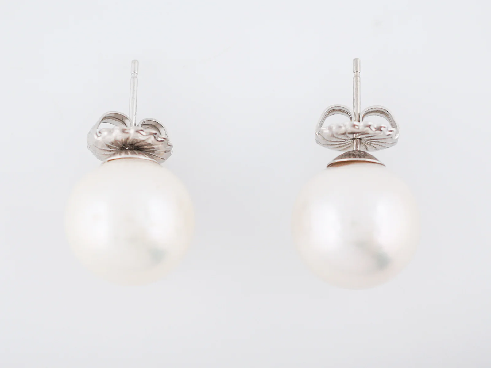 Modern Earrings Pearls in 18k White Gold - Image 2