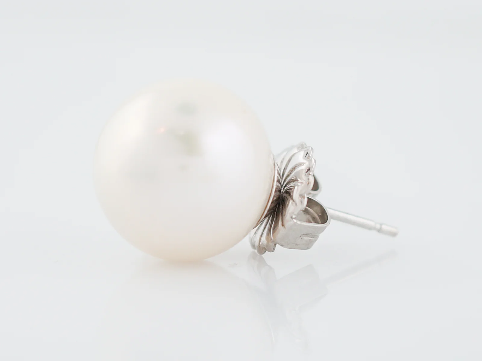 Modern Earrings Pearls in 18k White Gold - Image 4