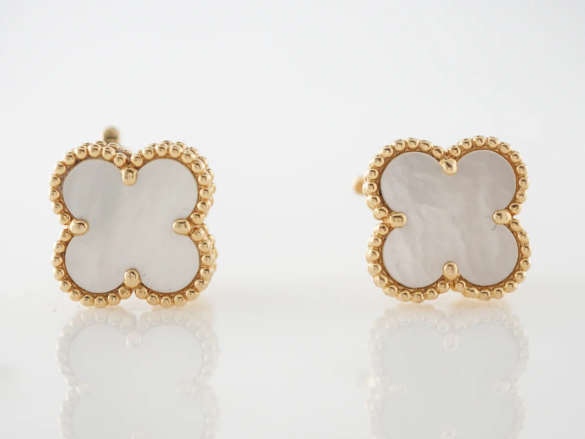 Modern Earrings Van Cleef & Arpel Mother of Pearl in 18k Yellow Gold