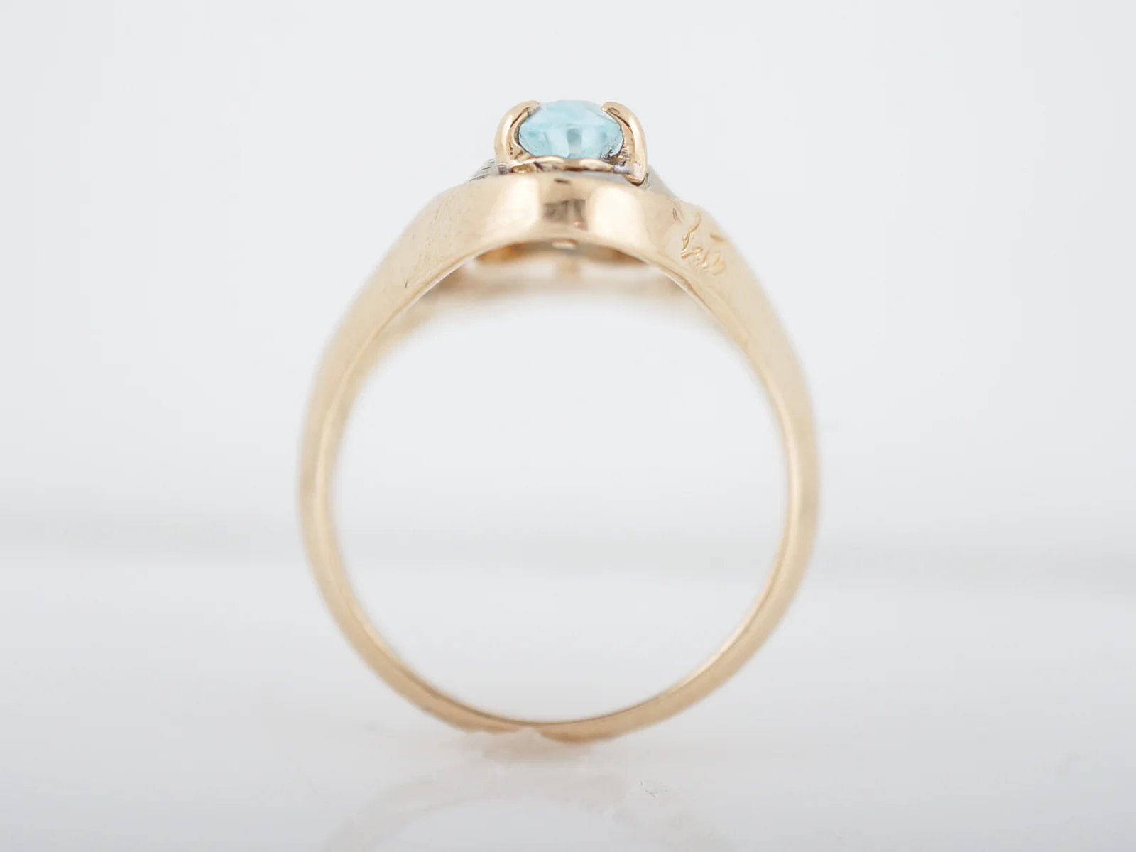 Modern Erte Right Hand Ring 1.80 Oval Cut Blue Topaz in 14k Yellow Gold - Image 5