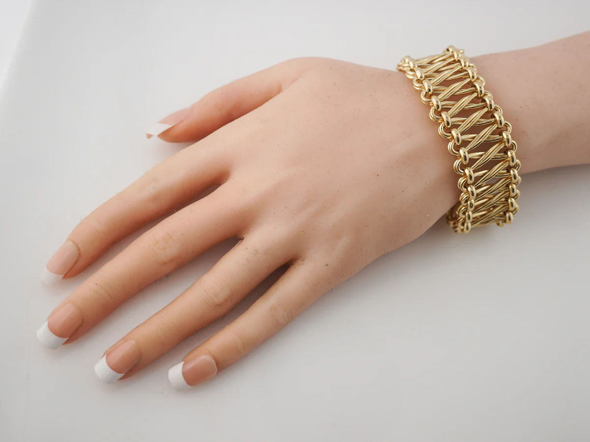 Modern Italian Bracelet in 14k Yellow Gold - Image 3