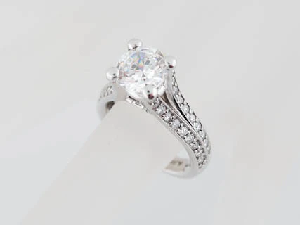 Modern A. Jaffe Split Shank Pave Diamond Ring Mounting MES017 For 1.50 Carat Round in 18K White Gold - Image 5