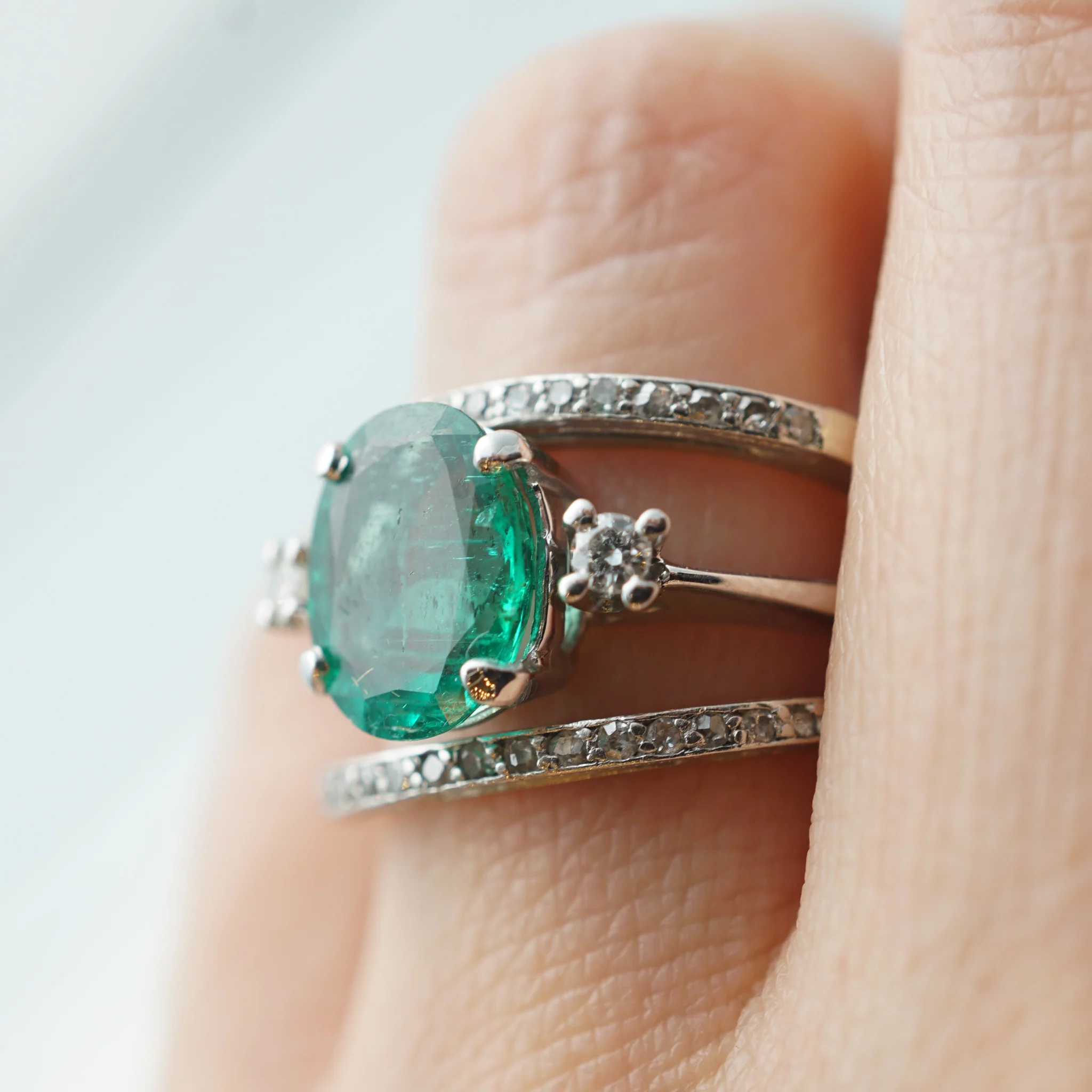 Modern Oval Cut Emerald Ring in 14k White Gold - Image 7