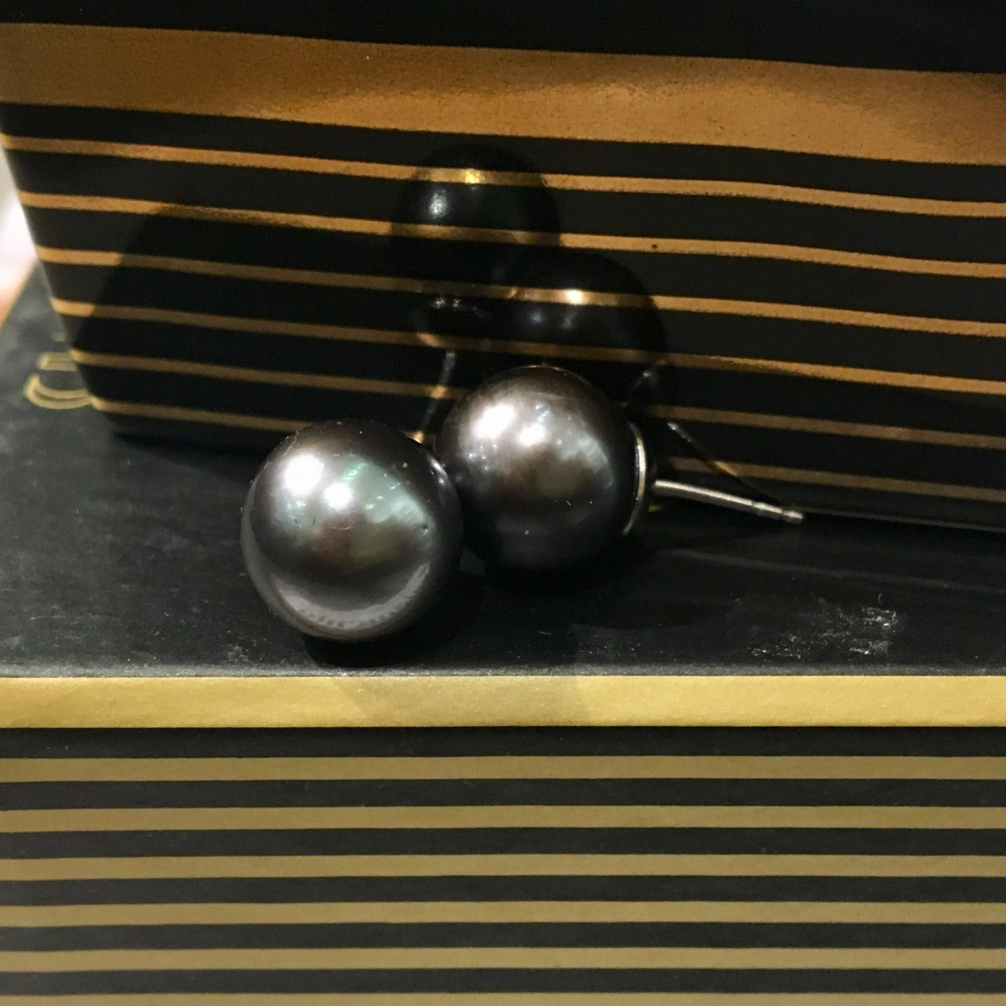 Modern Pearl Earrings in 14k White Gold