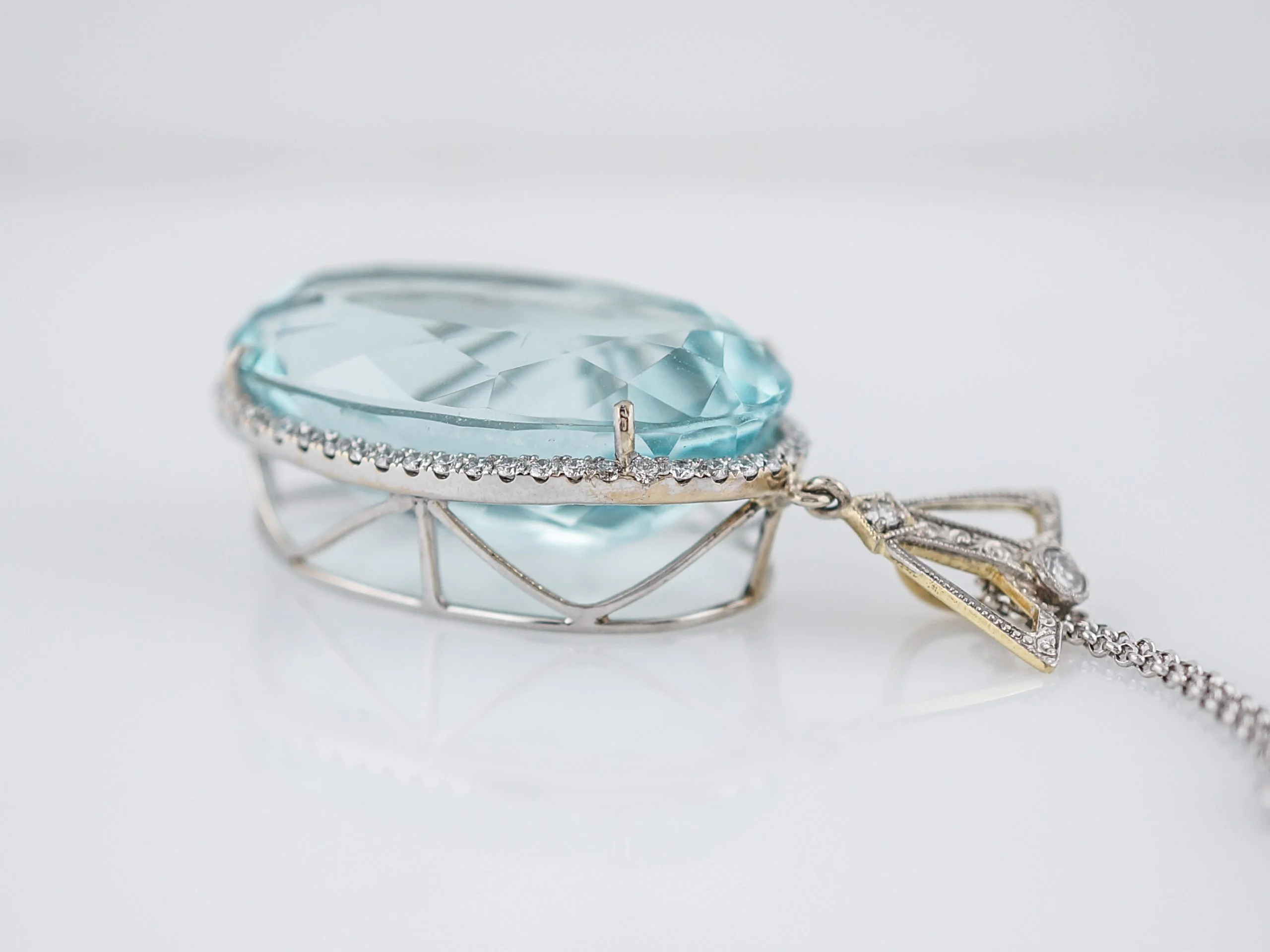 Modern Pendant 29.29 Oval Cut Aquamarine & 1.15 Round Brilliant Cut Diamonds in 18k White Gold - Image 4