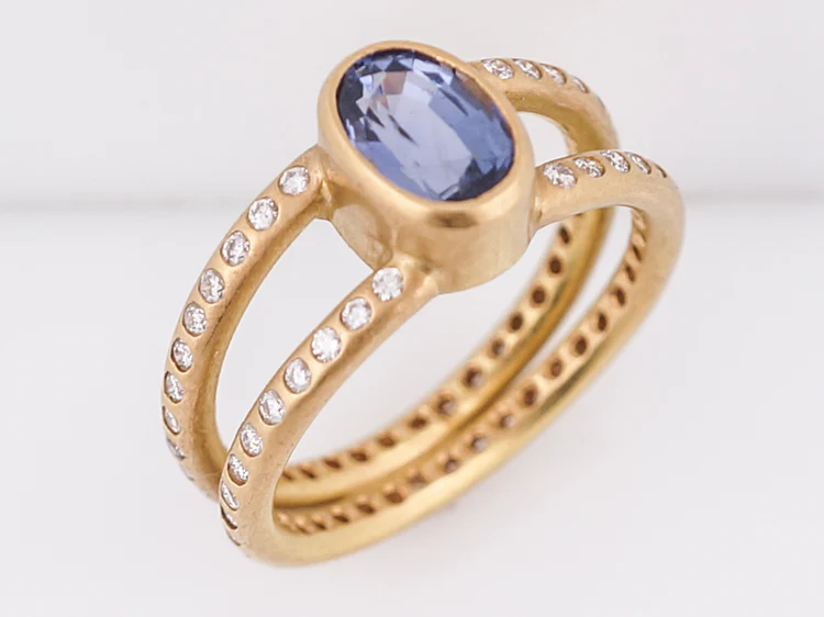 Modern Reinstein Ross Light Dance Ring 1.50 Oval Cut Sapphire in 20k Yellow Gold - Image 4