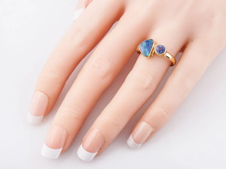Modern Right Hand Ring .75 Black Opal Doublet & .67 Round Brilliant Cut Purple Sapphire in 18k Yellow Gold - Image 6