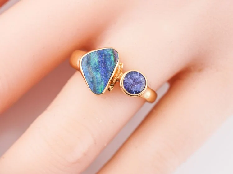 Modern Right Hand Ring .75 Black Opal Doublet & .67 Round Brilliant Cut Purple Sapphire in 18k Yellow Gold - Image 8