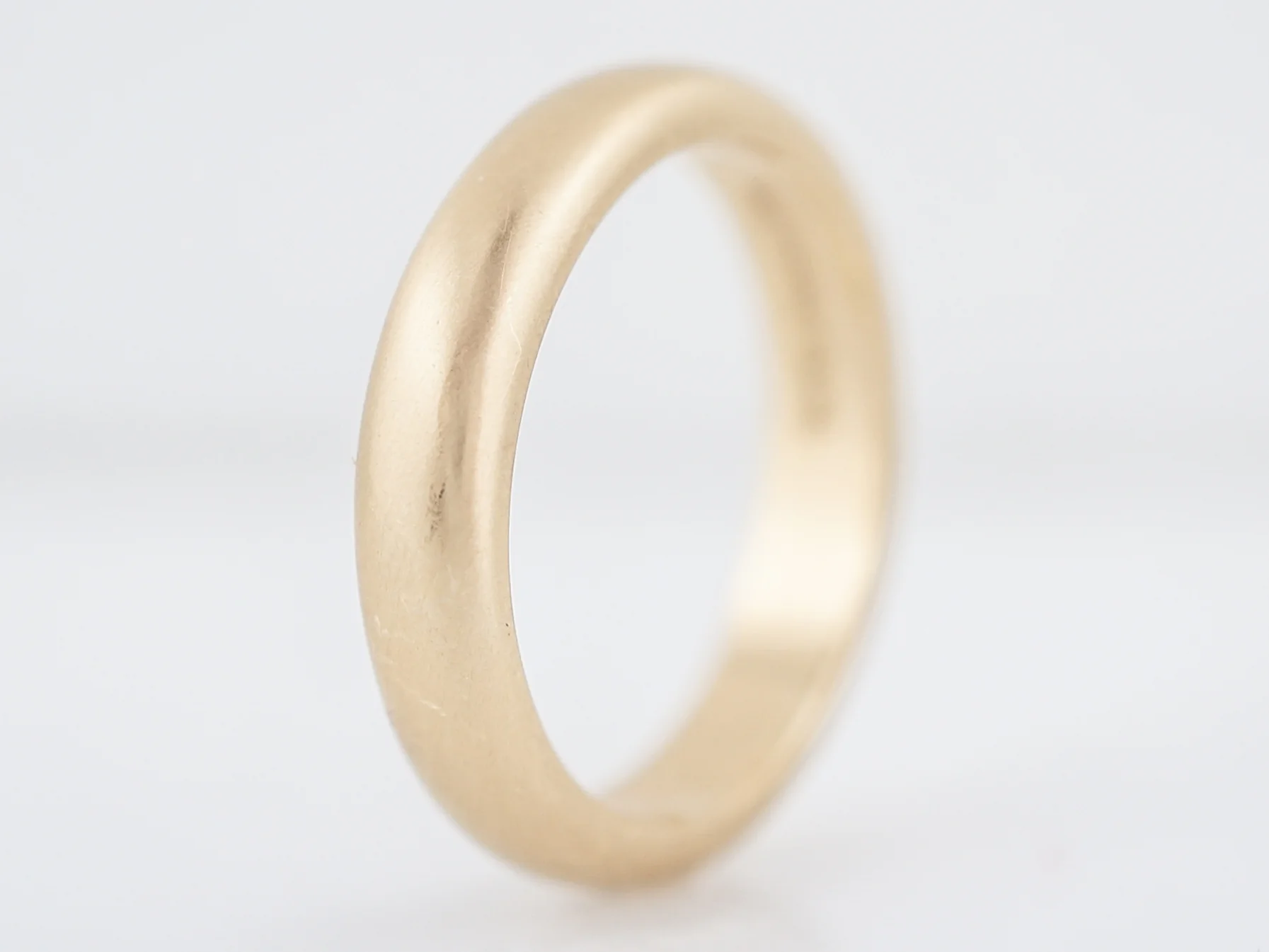 Modern Wedding Band Tiffany & Co in 14k Yellow Gold - Image 4