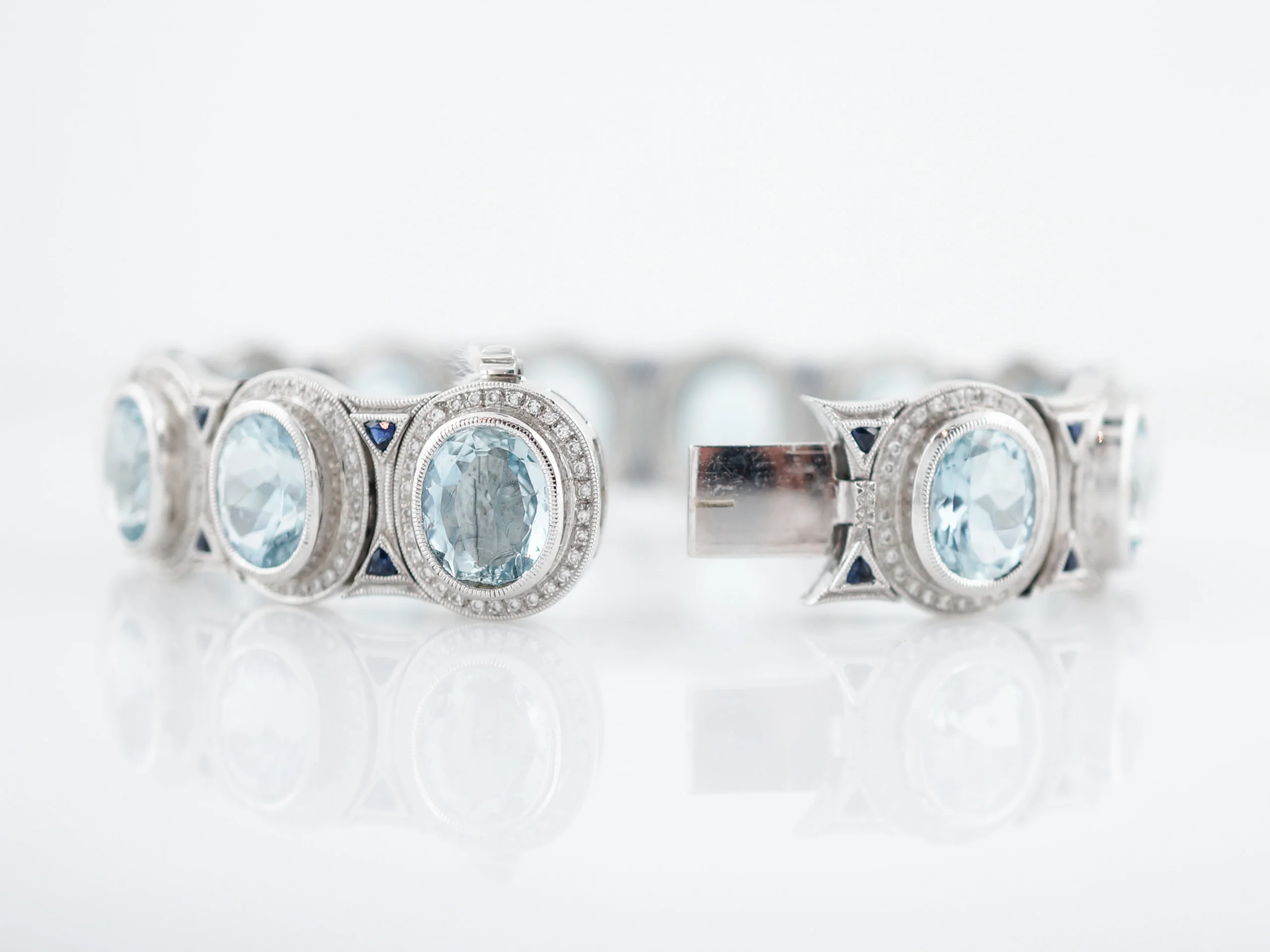 Modern Wendy Hill 41.75 Aquamarine, Sapphire & Diamond Bracelet in 18k White Gold - Image 7