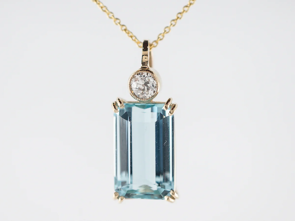 Necklace Modern 5.26 Emerald Cut Aquamarine in 14k Yellow Gold - Image 4