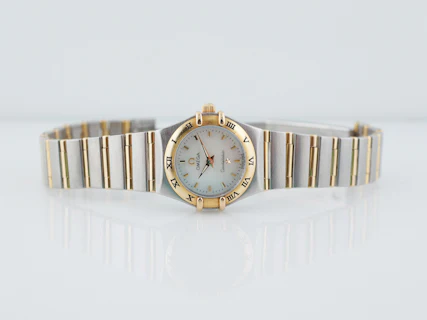 Omega Constellation Ladies 18K Gold Full Bar & Stainless Steel Watch Mother of Pearl Dial - Image 6