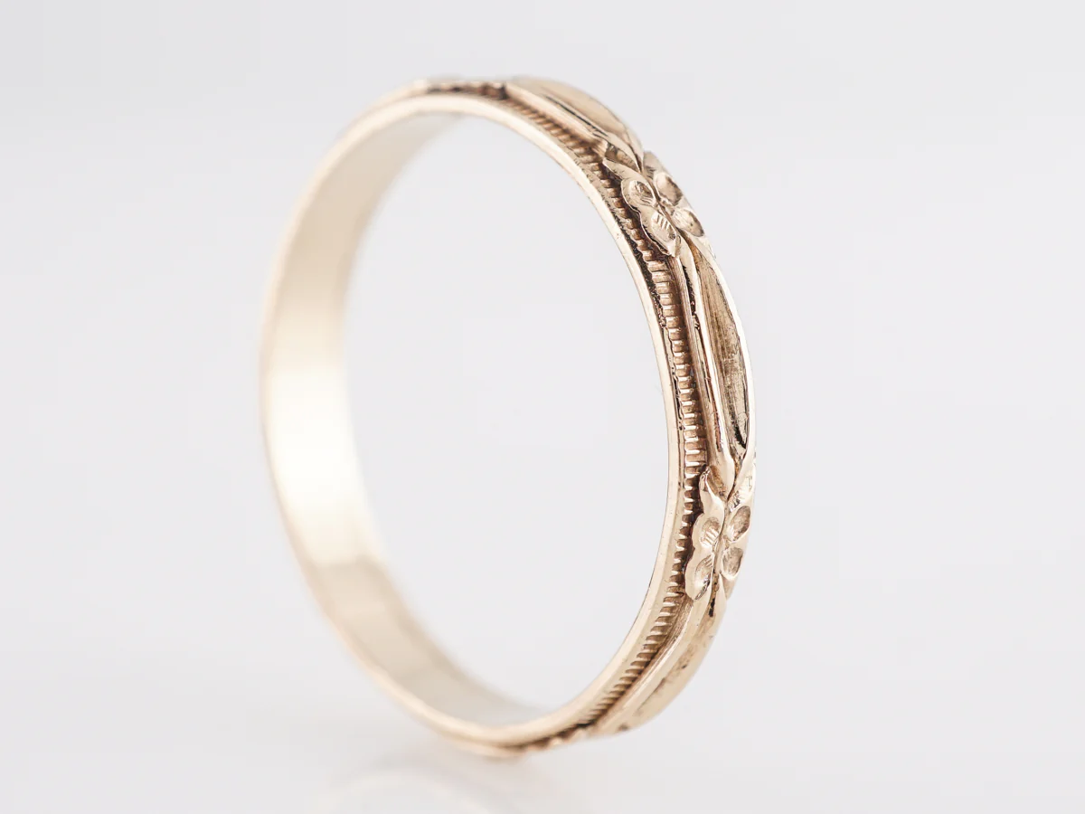 Art Deco Engraved Wedding Band in 14K Yellow Gold - Image 3
